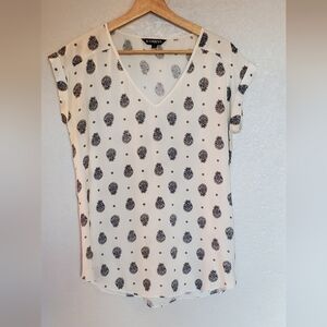 💚5/$25 Express White & Black Printed Short Sleeve Portofino Blouse Size Medium